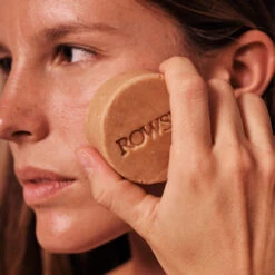 Nettoyant Visage Solide Orange & Centella Asiatica Peau Sèche -Meilleur Cosmétiques Magasin 02 22 Visuel Secondaire Cleanser rose Rowse