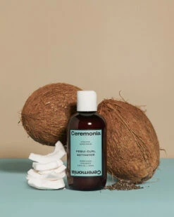 Activateur De Boucles Pequi Curl Activator 6 Activateur De Boucles Pequi Curl Activator -Meilleur Cosmétiques Magasin 0332 Ceremonia CURL ACTIVATOR INGREDIENTS SH 04 TAN BACKDROP 011