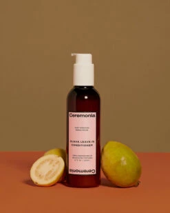 Guava Leave-In Conditioner Après-Shampoing Sans Rinçage 9 Guava Leave-In Conditioner Après-Shampoing Sans Rinçage -Meilleur Cosmétiques Magasin 0332 Ceremonia GUAVA CONDITIONER INGREDIENTS SH 04 TAN BACKDROP 026