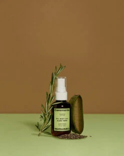 Élixir Cheveux Nourrissant Oil Mist Con Aloe Vera 11 Élixir Cheveux Nourrissant Oil Mist Con Aloe Vera -Meilleur Cosmétiques Magasin 0332 Ceremonia OIL MIST SH 04 TAN BACKDROP 019