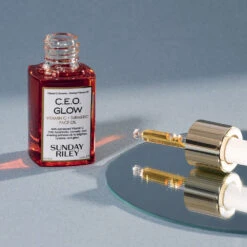 Sunday Riley C.E.O. Glow Vitamin C & Turmeric Face Oil Huile Visage Éclat -Meilleur Cosmétiques Magasin 04 22 Encart Inspi CEO Oil Sunday Riley 200bac1d a6f6 4630 82f7 4f027ba4e286