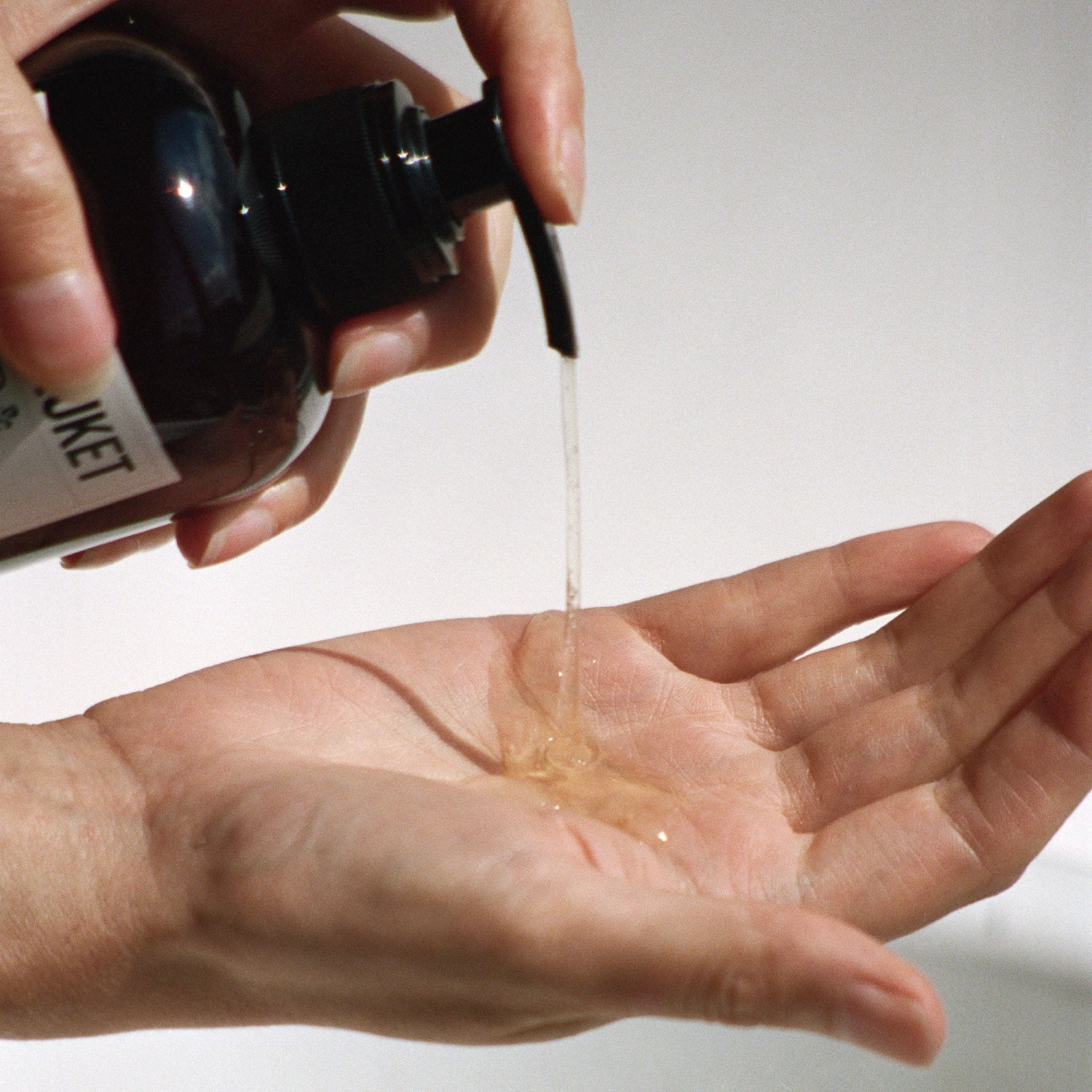 L:A Bruket Hand & Body Wash Nettoyant Citronnelle 069 4 L:A Bruket Hand & Body Wash Nettoyant Citronnelle 069 – Image 2