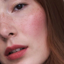 Bisou Blush Crème -Meilleur Cosmétiques Magasin 1vfr bisou blush aissa carre