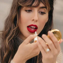 Petal Bouche Rouge à Lèvres Mat Sans Transfert -Meilleur Cosmétiques Magasin 1vfr petal bouche lifestyle carre