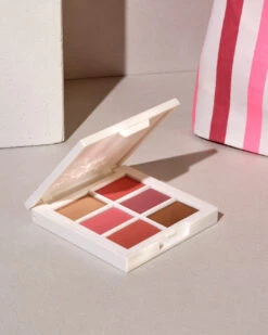 La Trousse De L'Été Maria De La Orden X Oh My Cream -Meilleur Cosmétiques Magasin 2023 05 OMC TROUSSE 1 Post