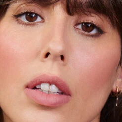 Bisou Blush Crème -Meilleur Cosmétiques Magasin 2vfr bisou blush aissa carre