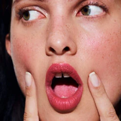 Le Velours Crème à Lèvres -Meilleur Cosmétiques Magasin 3Velours Carre