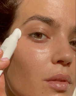 Bright Start Activated Crème Regard Éclaircissante -Meilleur Cosmétiques Magasin Captured ecran2023 02 13a17.45.22