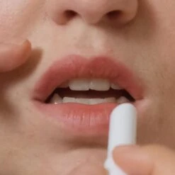 Baume à Lèvres Teinté -Meilleur Cosmétiques Magasin vignette mathilde bordeaux